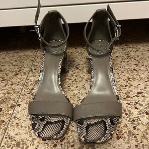 Vince camuto Grey snake skin heel size 8.5